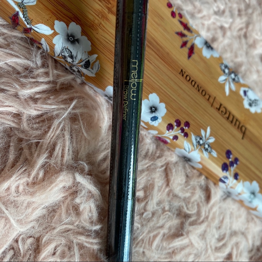 Makeup Bundle! - Picture 4 of 4